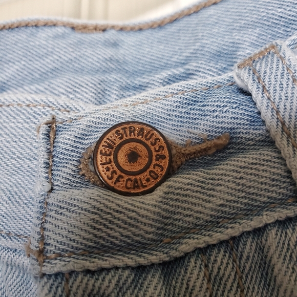 Levi's Shorts - Picture 4 of 6